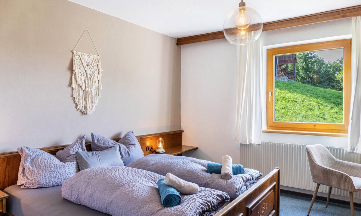 Hainzenberg Apartment | Double Room Zillertal View with En-Suite Bathroom