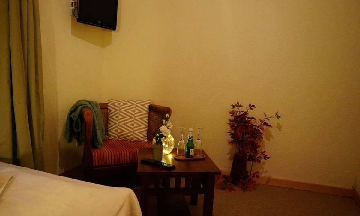 Bahretal Bed & Breakfast | Double room ZWERGENHÖHLE - WITHOUT breakfast - - Pension Zum historischen