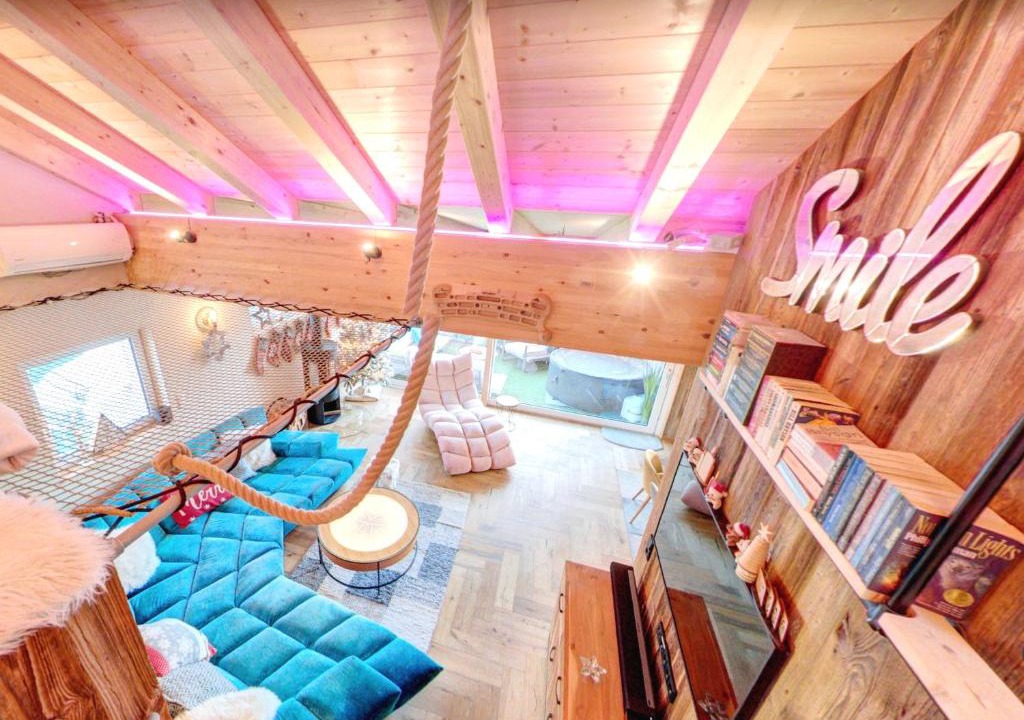 Medraz Apartment | Doug's Mountain Getaway - 'Top Two Floors'