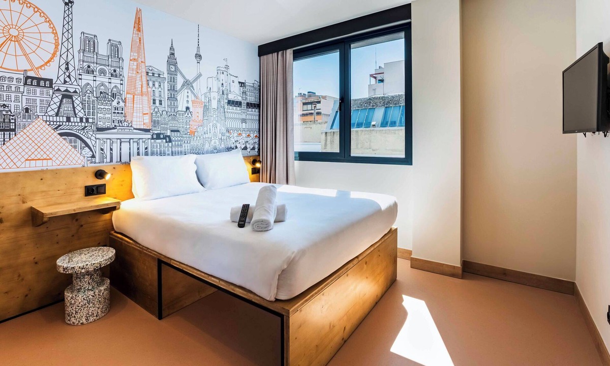 Simancas Hotel | easyHotel Madrid Alcala