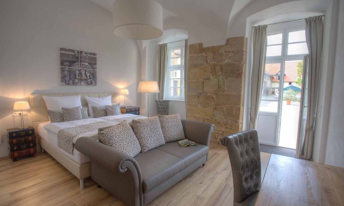 Klosterlangheim Apartment | Ebenerdige FeWo mit 2 Schlafzimmern und 2 Bädern