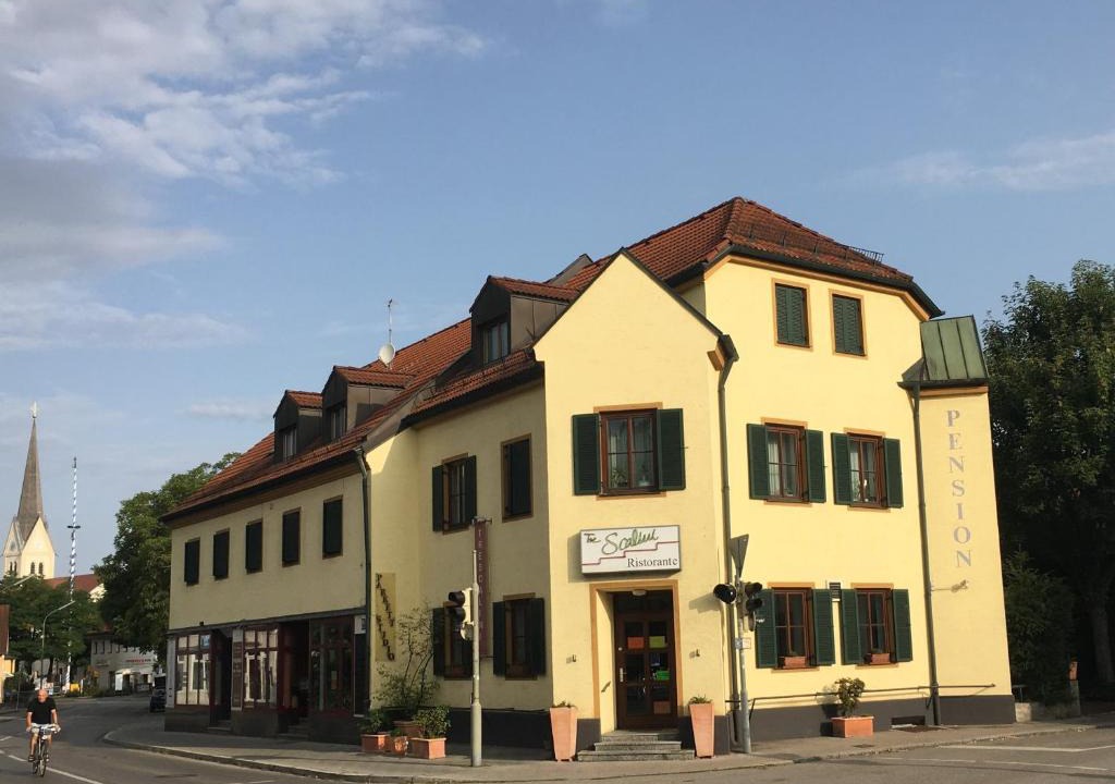 Feldmoching - Hasenbergl House | Eberl Hotel Pension München Feldmoching