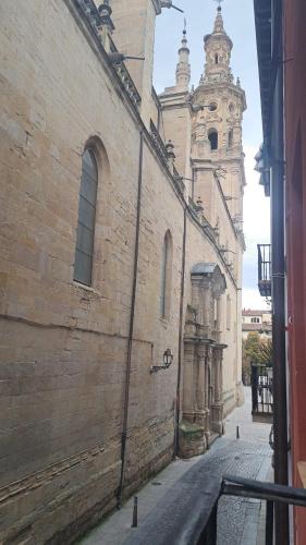 Logrono Historic Centre Apartment | El Balcón de Caballerías, Logroño, Casco Antiguo con Aire Acondicionado