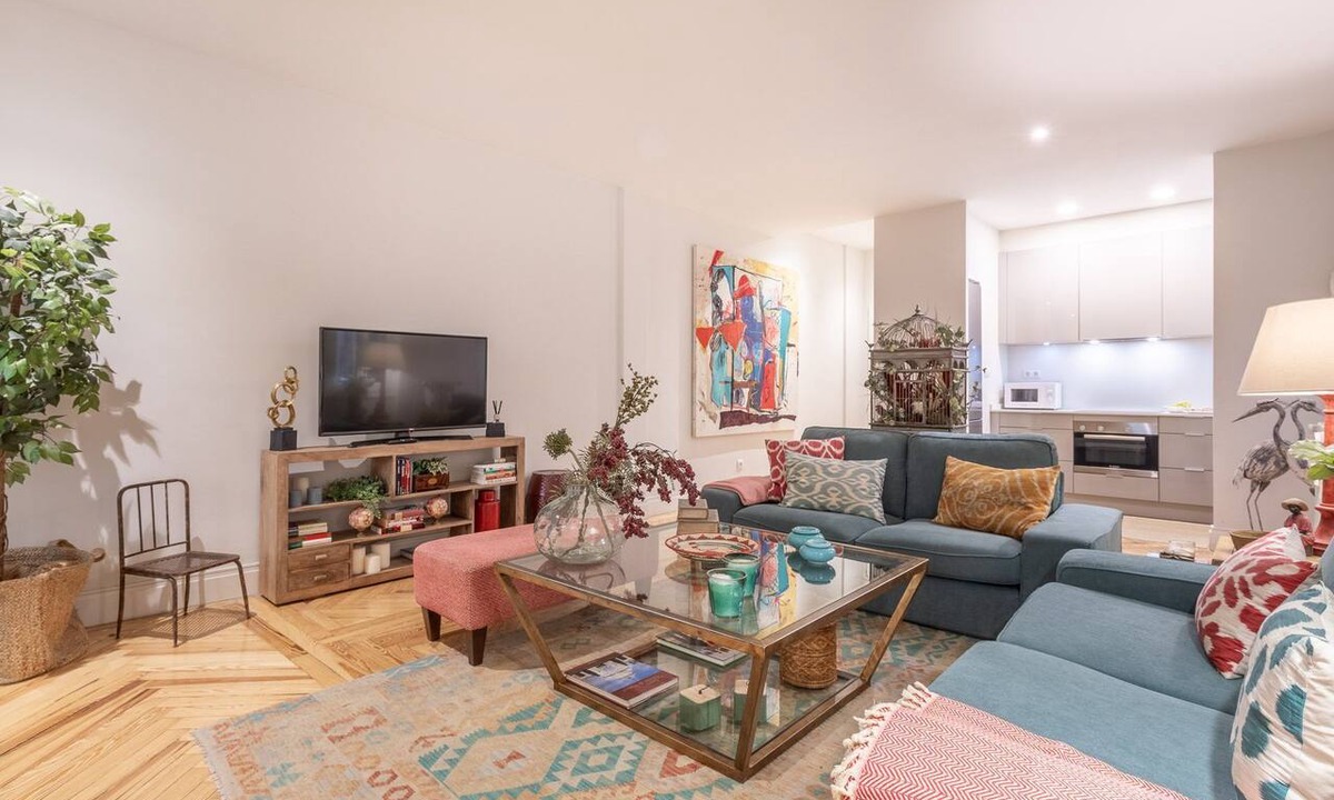 Milla de Oro Apartment | Elegant 2-Bed Apartment in Salamanca, Madrid