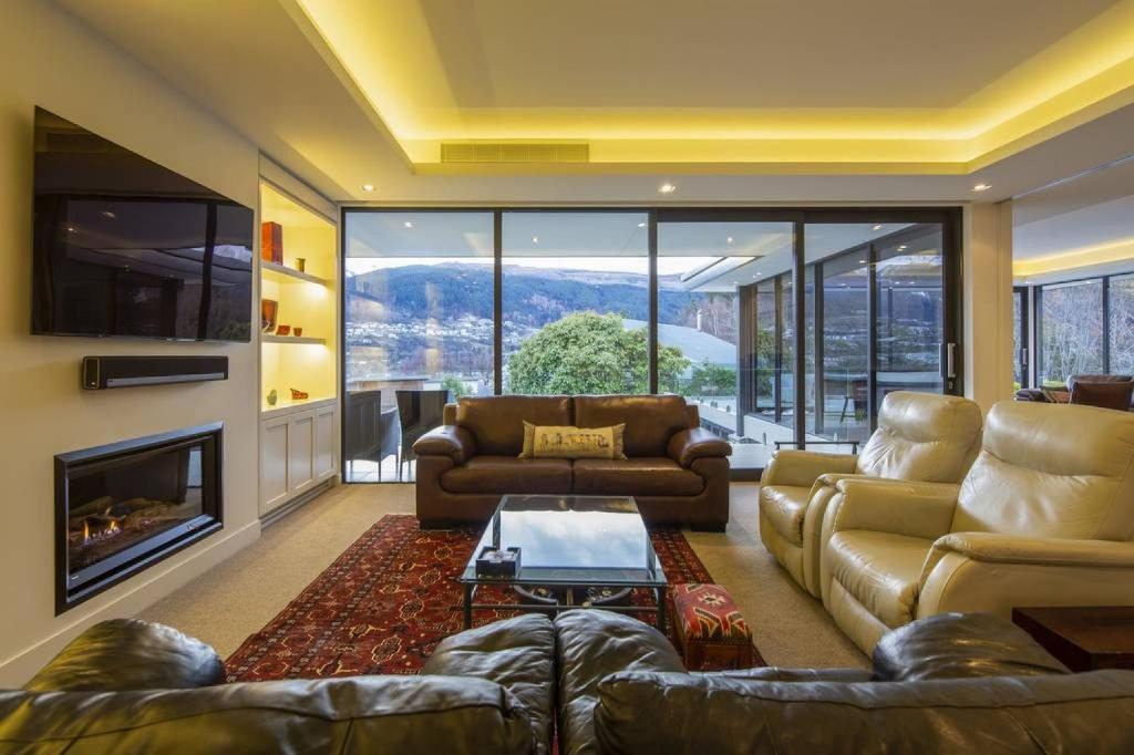 Kelvin Heights House | Elegant House - Kelvin Heights