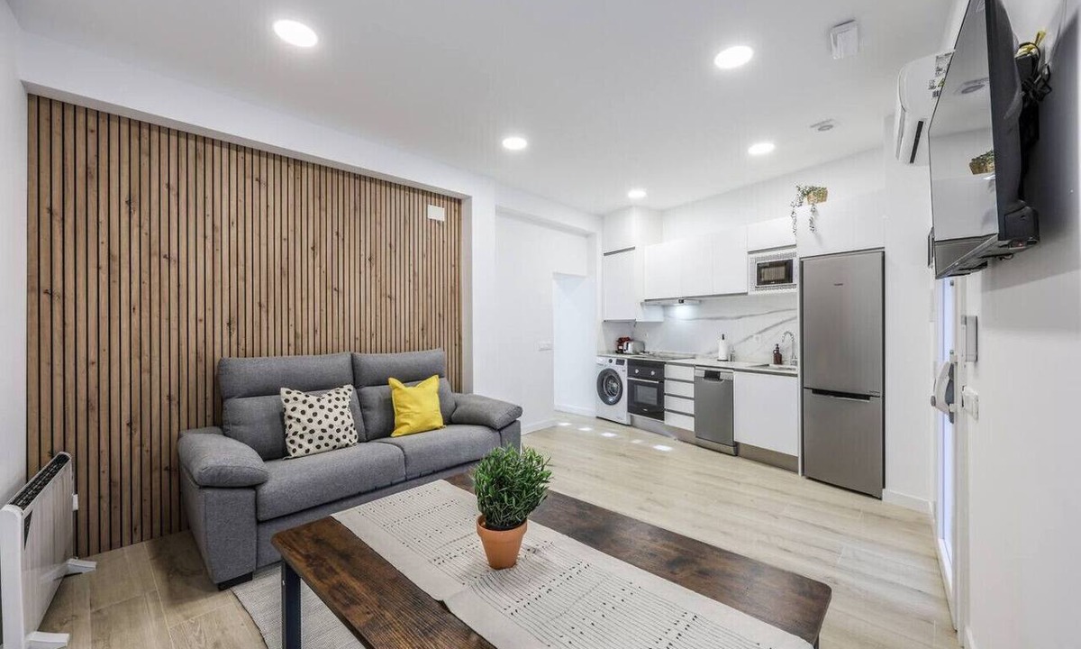 San Diego Apartment | Elegant Space for Your Madrid Stay