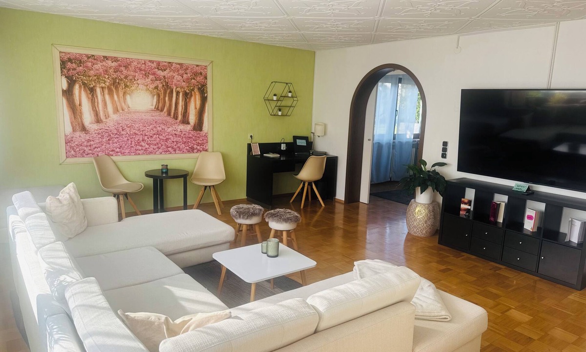 Eutingen im Gaeu Apartment | "Emperor Street Apartment" Ground Floor, 120 square meters, with sauna, 3 separate. Bedroom