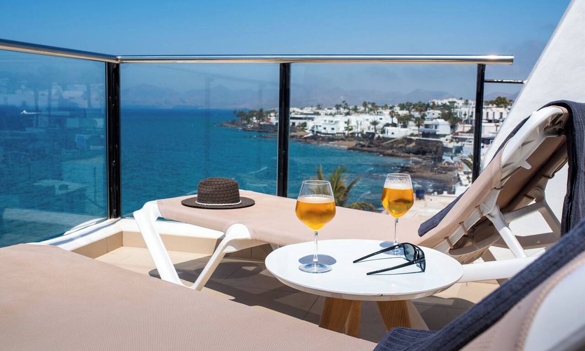 Los Pocillos Apartment | ESTELAI by Buenavilla | Apartment with breathtaking front line Ocean views