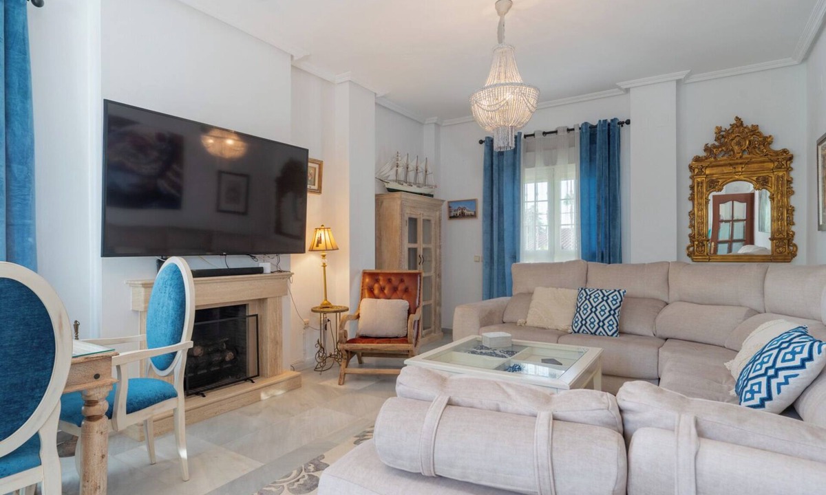 Valencina de la Concepcion Ski Chalet | Exclusive villa with pool just a few minutes from Seville