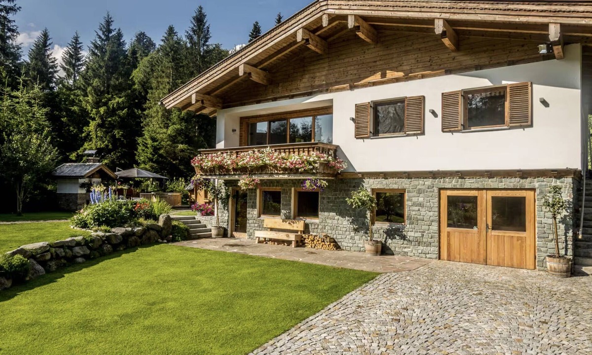 Steinberg am Rofan Ski Chalet | Exclusive chalet with sauna, hot tub, pizza oven and barbecue hut