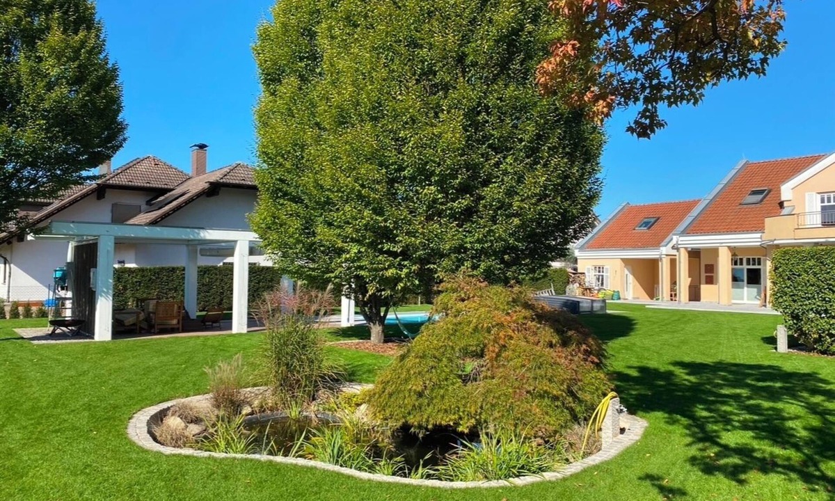 Kleinwallstadt House | Exclusive luxury holiday home Pool, sauna & plenty of space for great times