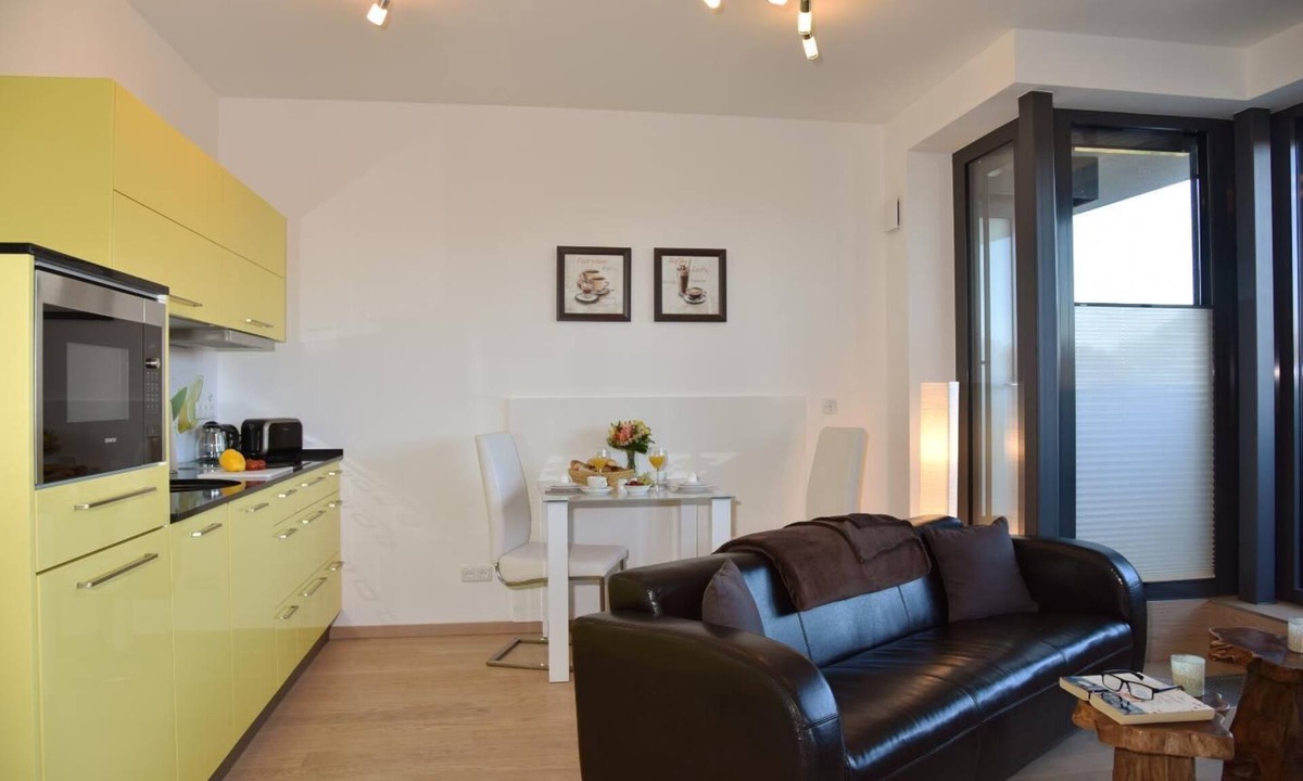 Zingst Apartment | Exclusive vacation apartment right on the beach with balcony - Logierhaus Friedrich