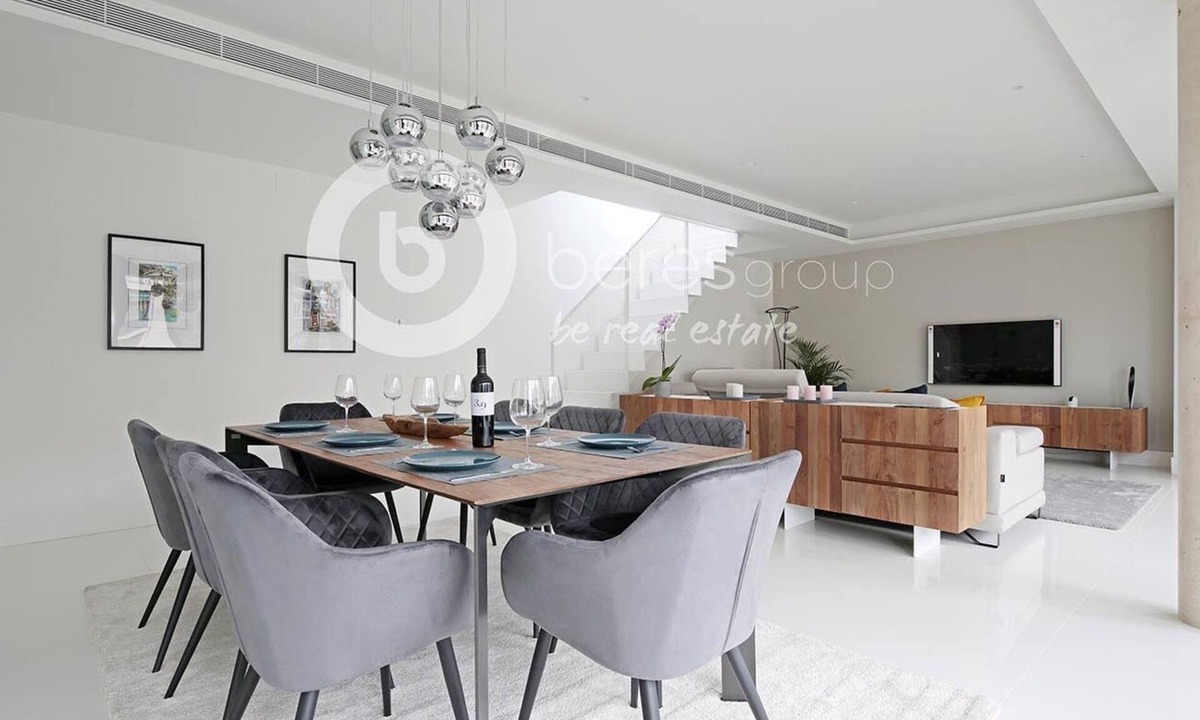 Sant Gervasi Condo | Exclusivo Ático con Piscina y Terraza Privada, Bien Ubicado Para Vivir la Ciudad
