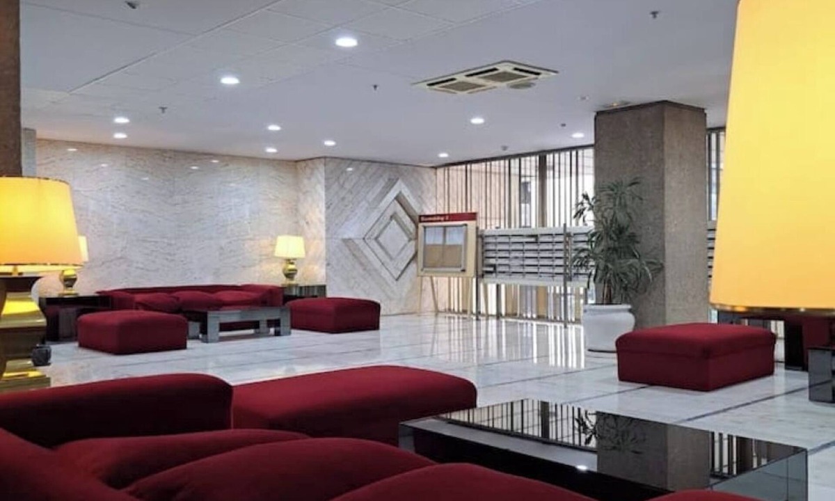 Castillejos Apartment | Executive Apartment: Elegant Comfort Near Bernabeu and Shopping