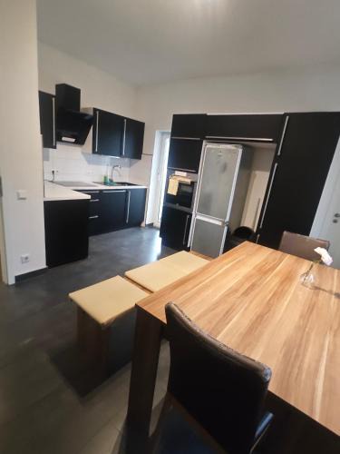 Finnentrop Apartment | Exklusives Work and Stay Apartment Nähe Olpe, Attendorn und Finnentrop 3 Schlafzimmer 6 betten , Küche, Bad