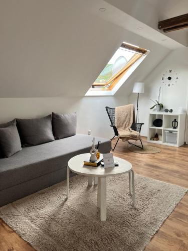 Hagen Apartment | Exquisites Loft mit Schloß Blick für 5 Personen