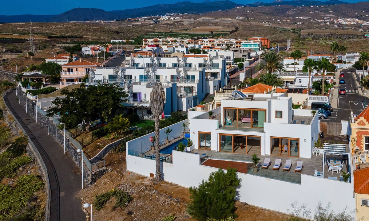 Callao Salvaje Villa | Fabulous contemporary 5 bedroom villa with private heated pool, sleeps max 13