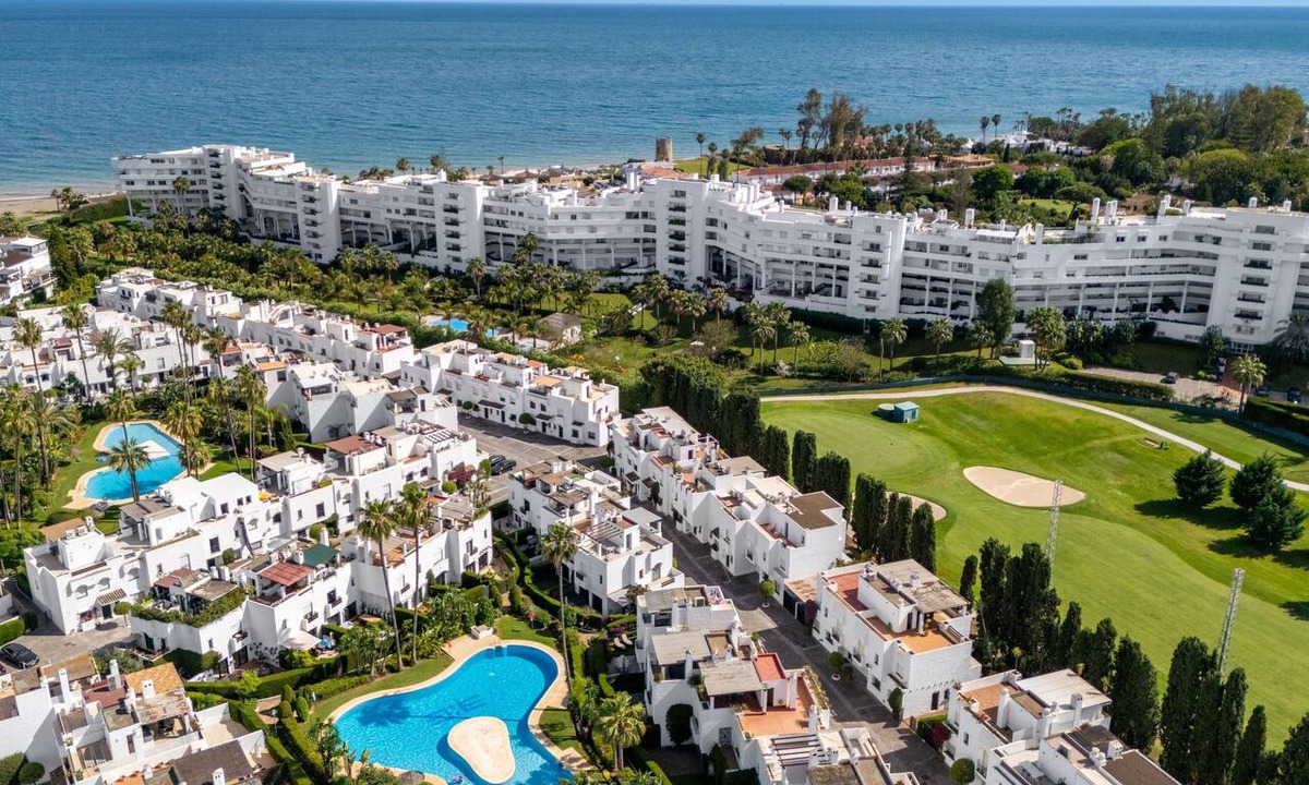 Guadalmina House | Fabulous newly refurbished 4-bdr house in sunny Marbella 5 mins from the beach