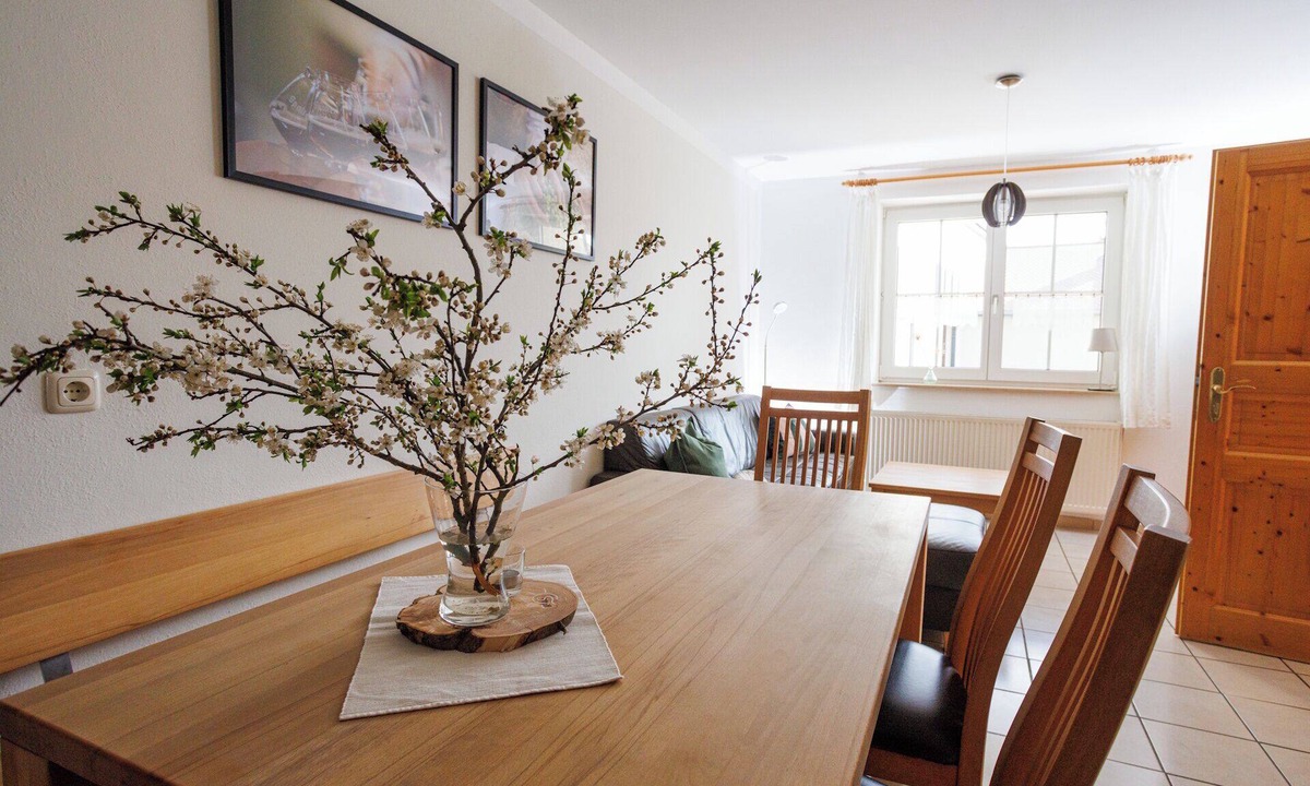 Gunzenhausen Apartment | Family apartment with animals and plenty of space to run around