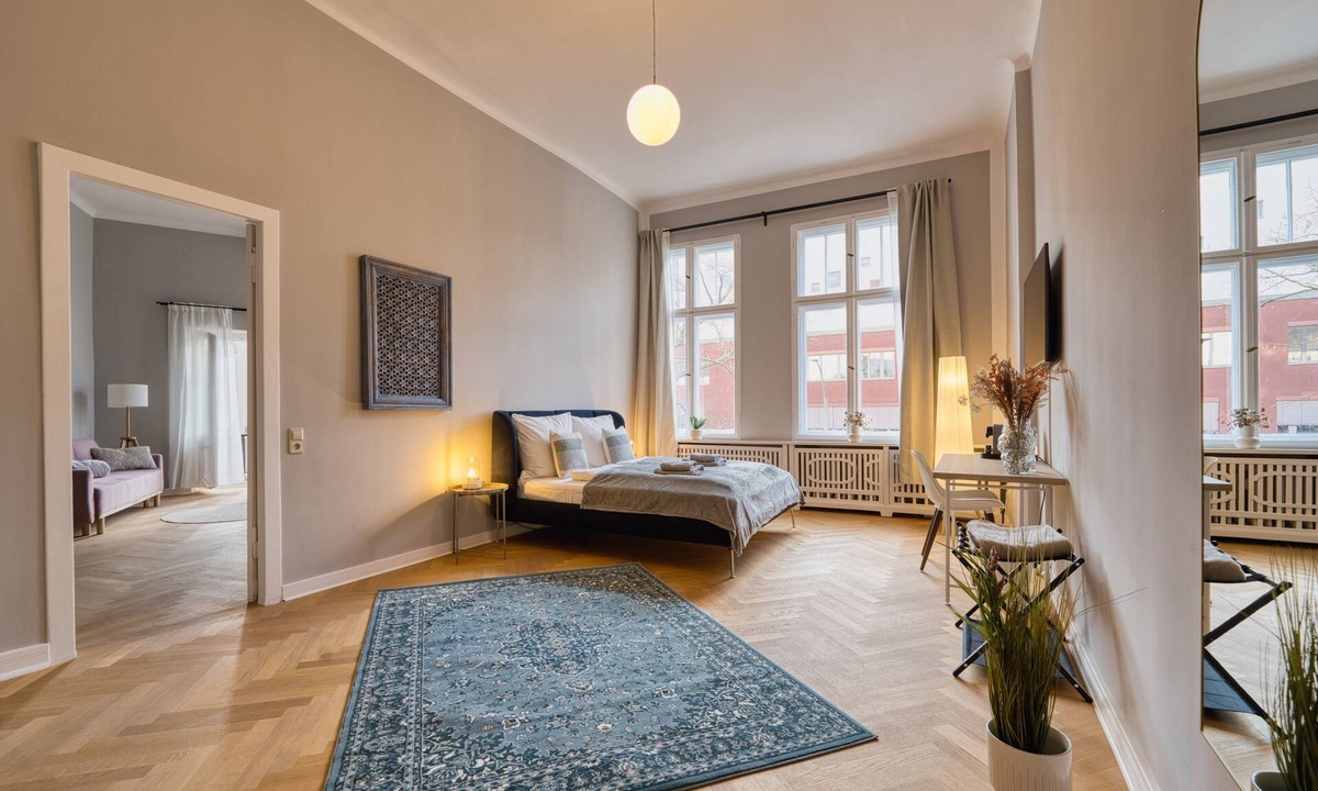 Wilmersdorf Apartment | Family-Friendly 2BR Apartment, Bright Winter Garden, 70m to Metro, Sleeps 6