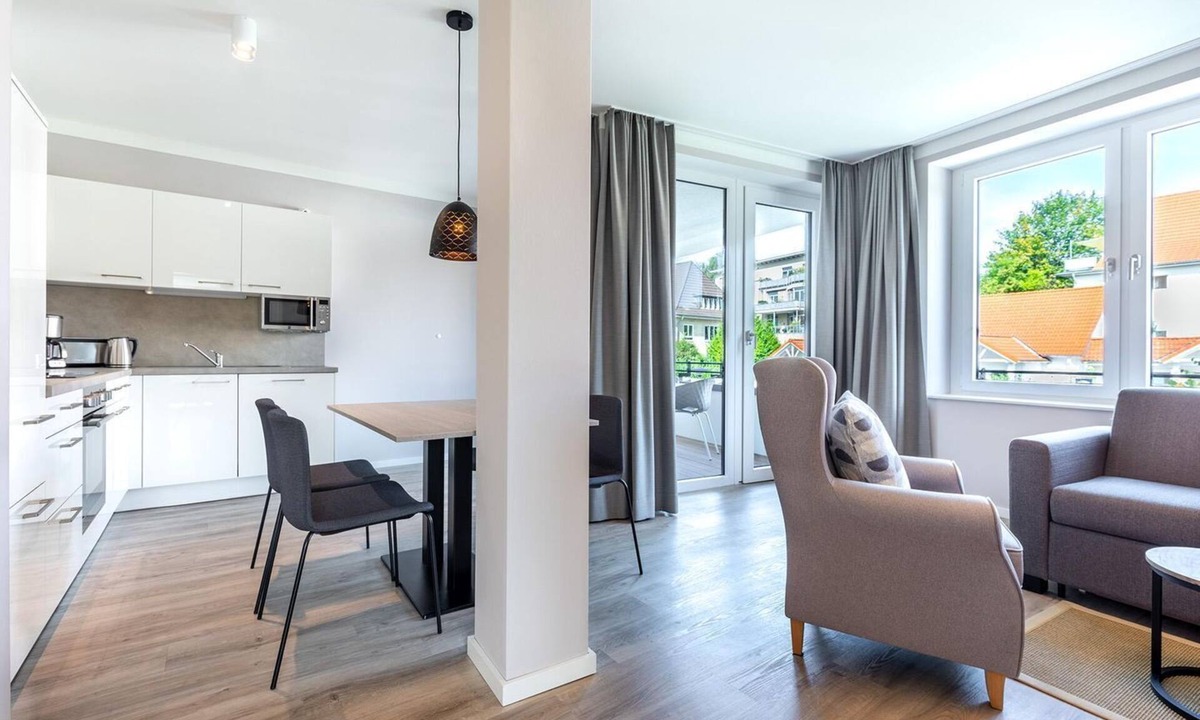 Alt-Travemunde/Ronnau Apartment | Family-friendly and stylish vacation apartment with a view of Godewindpark -