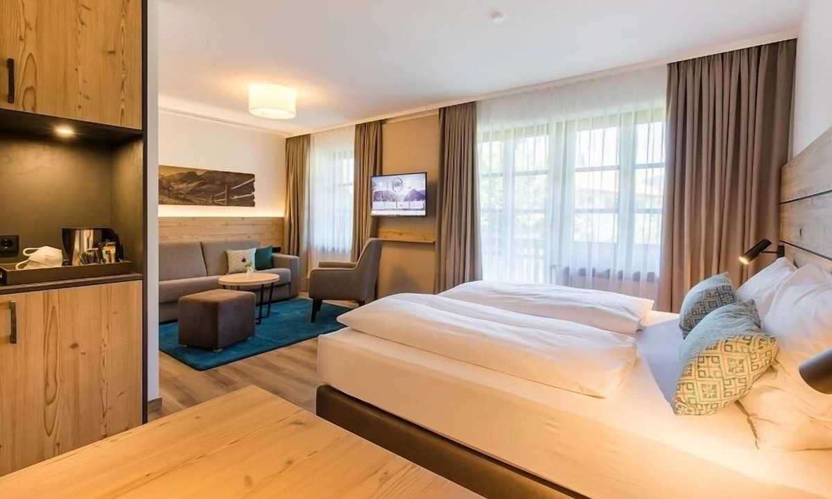Ruhpolding Apartment | Family room 30 to 40 sqm, sep. Children's bedroom, fridge, shower, WC
