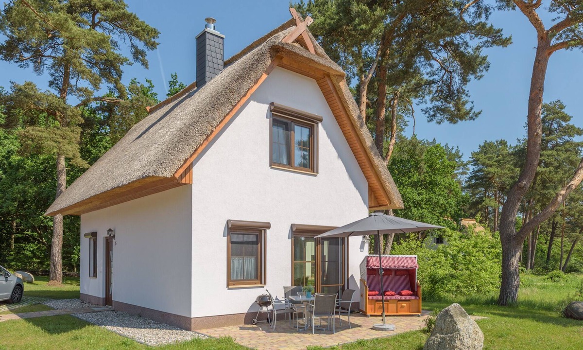 Zirchow House | Fantastic thatched-roof vacation home on the Szczecin Lagoon - relaxation at any time of year