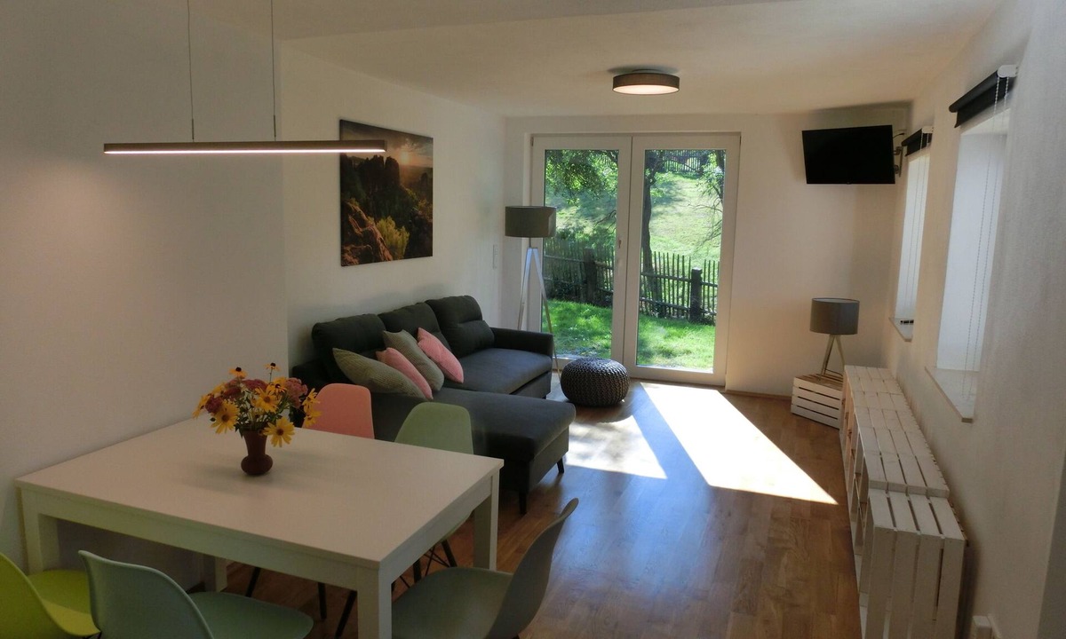 Duerrroehrsdorf-Dittersbach Apartment | Ferienwohnung Unter den Linden - in Dobra