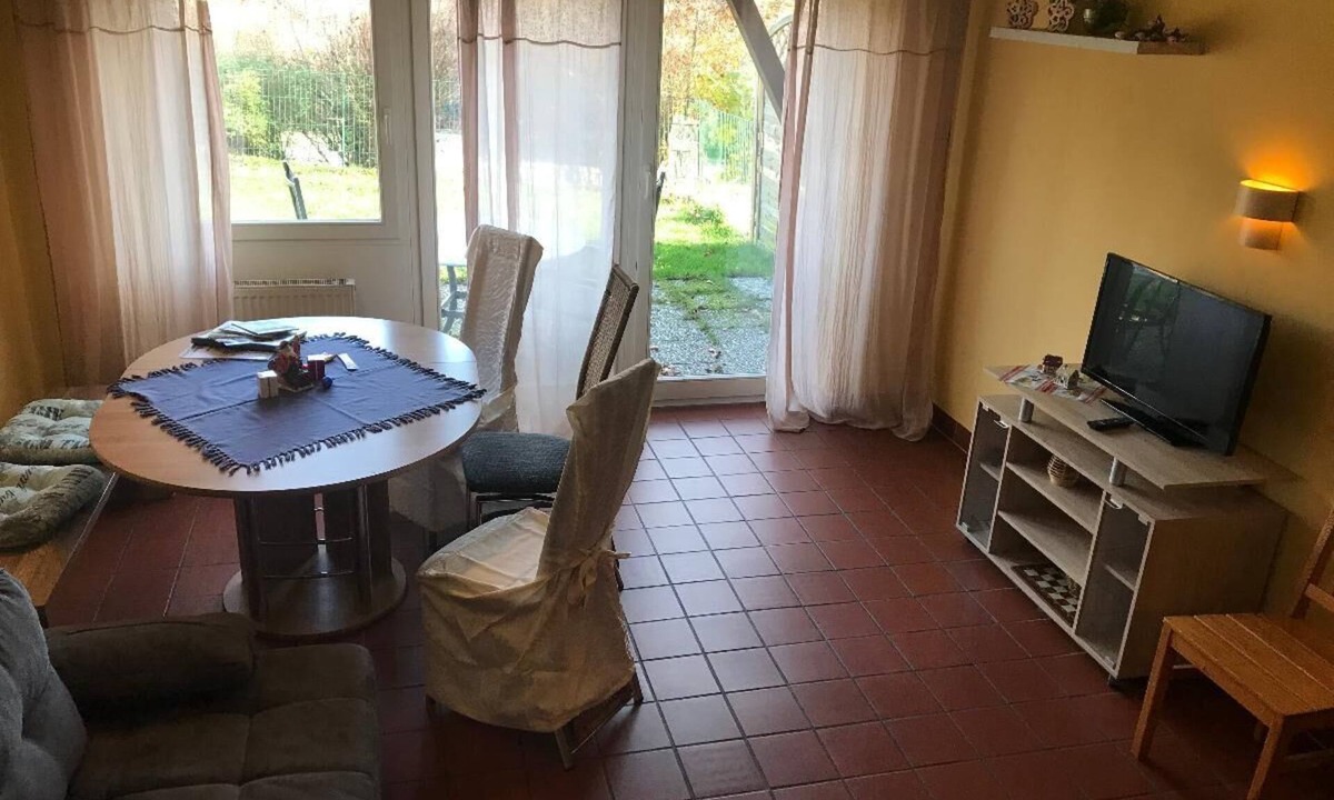 Zandt Apartment | Ferienhaus mit 2 Schlafzimmern, Kaminofen, Terrasse und Garten