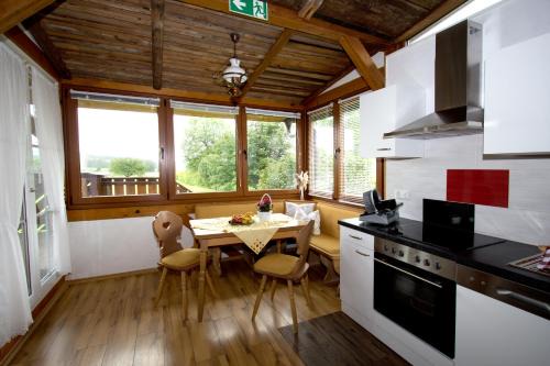 Gleichamberg Apartment | Ferienpension Kühner