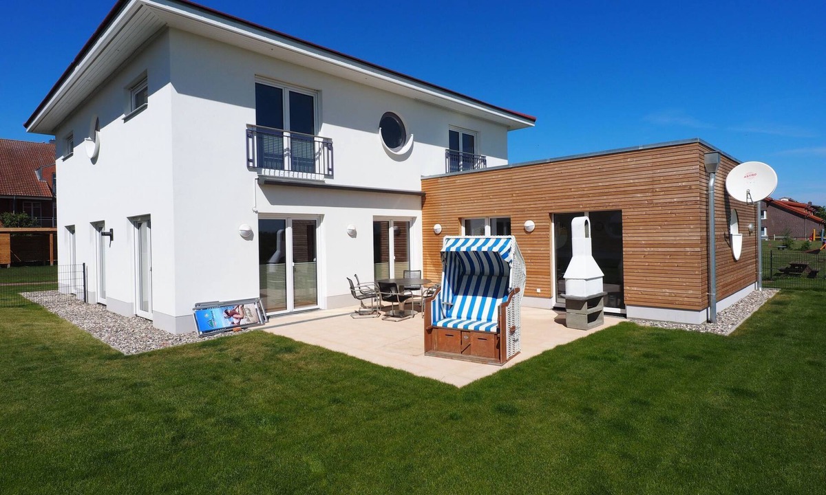Hohen Wieschendorf House | Ferienvilla in Hohenkirchen mit Privatem Pool Birdieweg 11a by Interhome