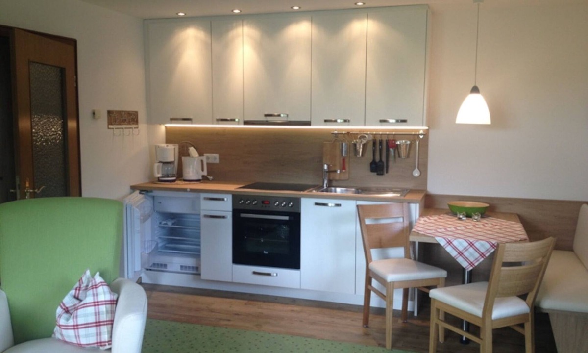 Unterschonau Apartment | Ferienwohnung Nr. 2 Kehlsteinblick, 1 bis 2 Personen, 45 qm, 1 Schlafzimmer, Wohnküche und Balkon