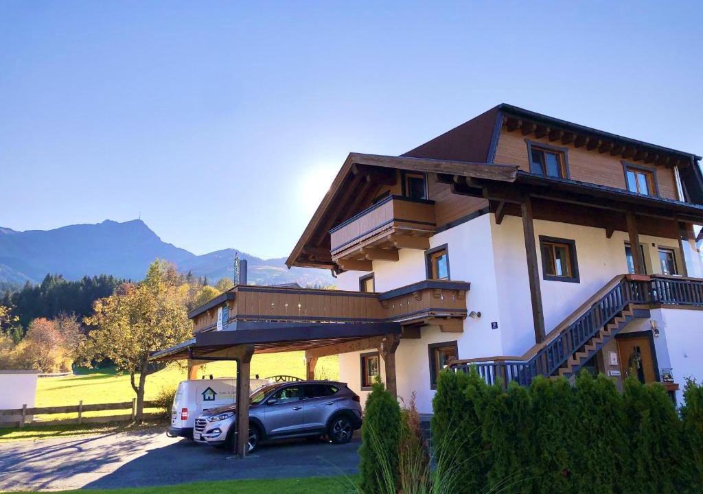 Sankt Johann in Tirol Apartment | Ferienwohnungen Pletzenauer