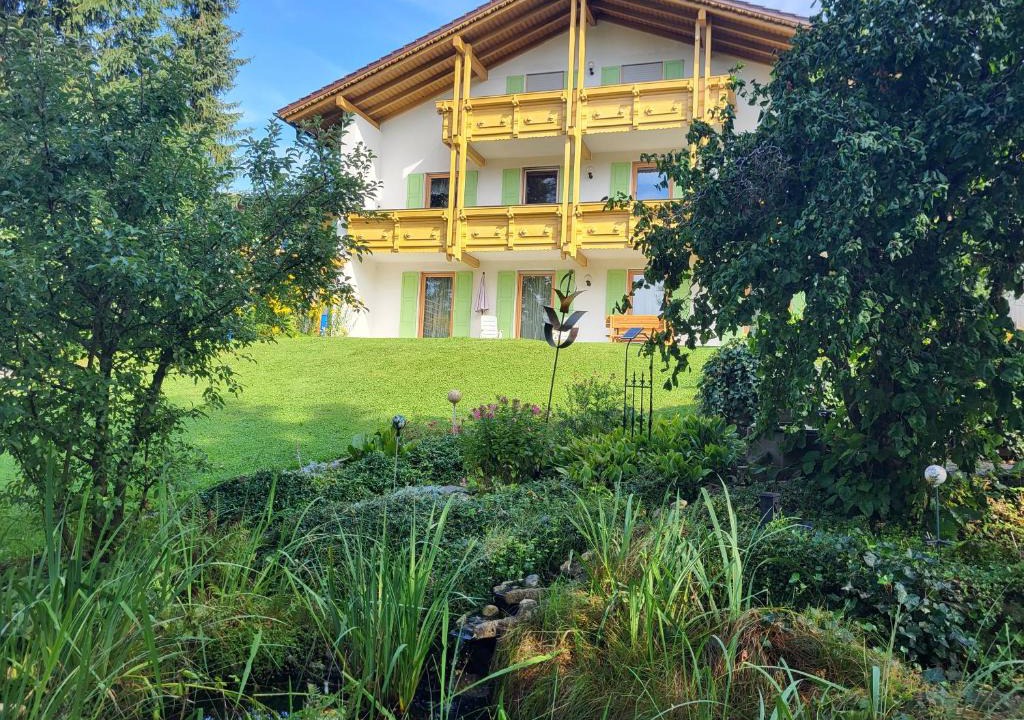 Achslach Apartment | Ferienwohnung Am Kirchberg