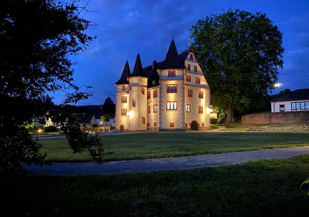 Schmieheim Apartment | Ferienwohnung am Schlossgarten