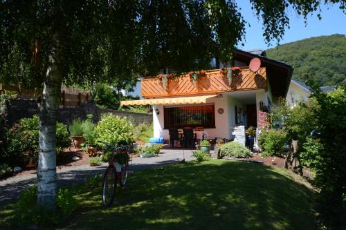 Bilstein Apartment | Ferienwohnung Burgblick Bilstein