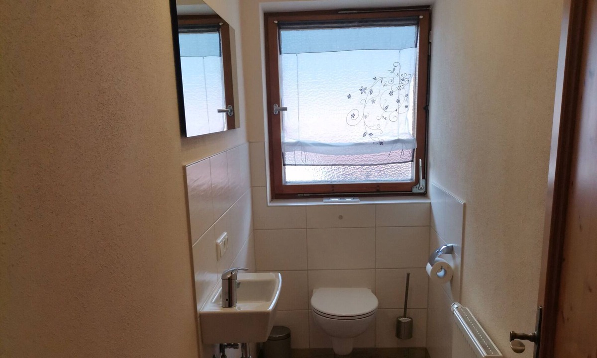 Eck House | Ferienwohnung für 2 bis 4 Personen, 2 Schlafzimmer, Balkon, 64 m²