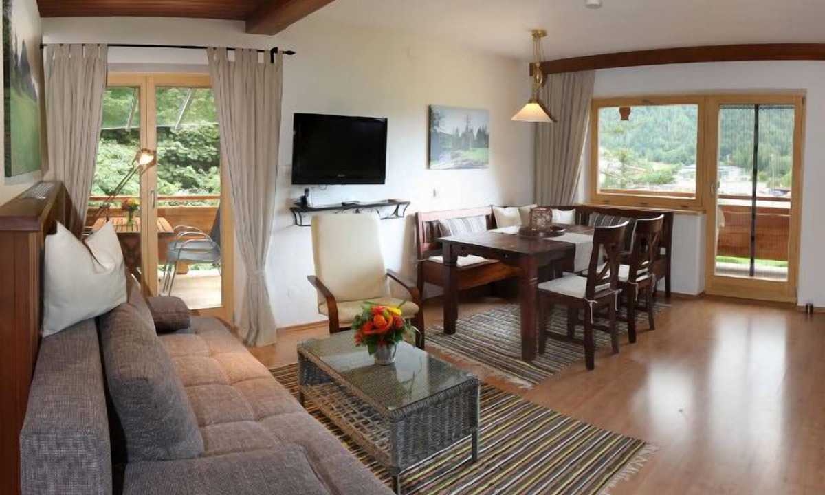 Inzell Apartment | Ferienwohnung für 2 Personen mit großem Balkon, 79 m²
