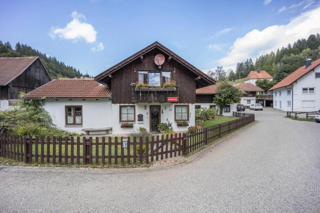 Buchenberg Apartment | Ferienwohnung im Haus Kreuzthal