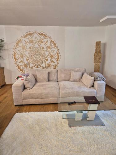 Kolbermoor Apartment | Ferienwohnung Jelen - Kaffee - Tee - Lichthof - 135 qm