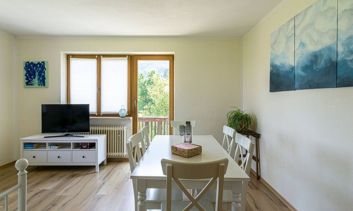 Kleinholzhausen Apartment | Ferienwohnung Kleine Auszeit, 70 qm, Obergeschoss, Südbalkon