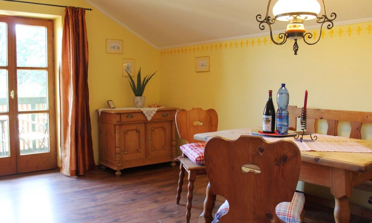 Bad Birnbach Apartment | Ferienwohnung mit Südbalkon und Weitblick ins Rottal
