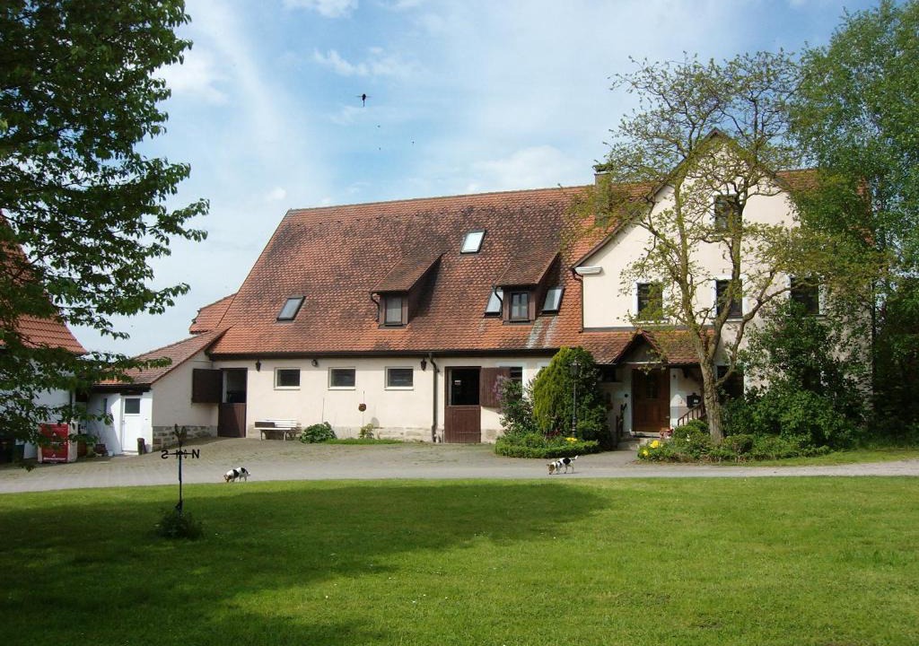Neureuth Apartment | Ferienwohnung Neureuth