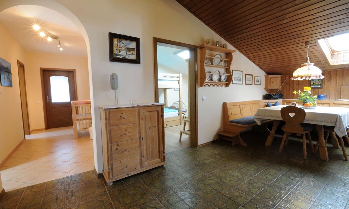 Seeon-Seebruck Apartment | Ferienwohnung Nr. 1 mit Südbalkon, 130 qm für 6 Pers.
