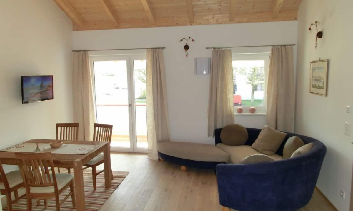 Bad Endorf Apartment | Ferienwohnung Nr. 4, 65 qm Obergeschoss, 2 separate Schlafzimmer