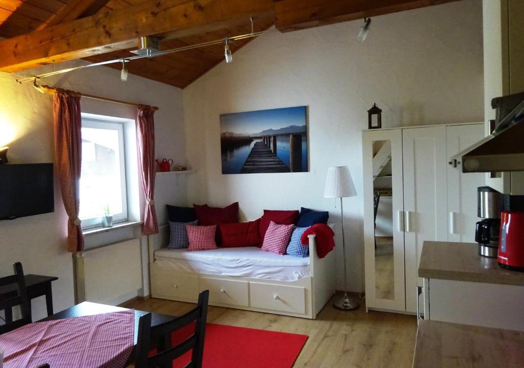 Bad Endorf Apartment | Ferienwohnung Pickert