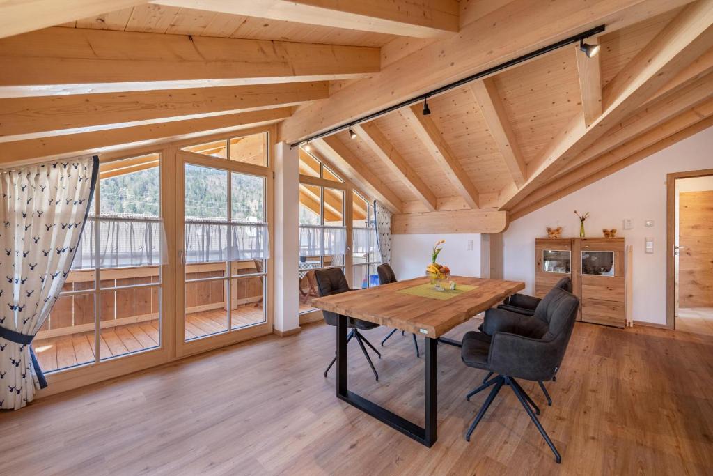 Farchant Apartment | Ferienwohnung Susi im Neubau