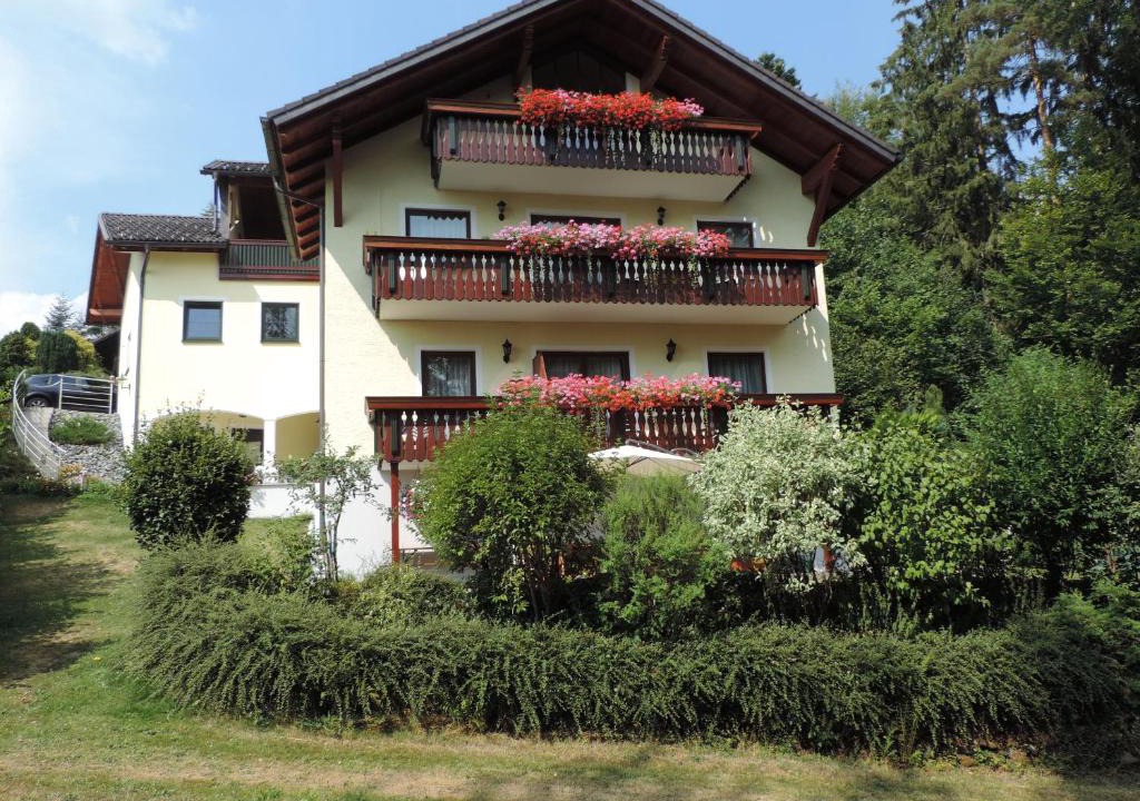 Oberkreuzberg Apartment | Ferienwohnung Waldoase am Fuchsenstein
