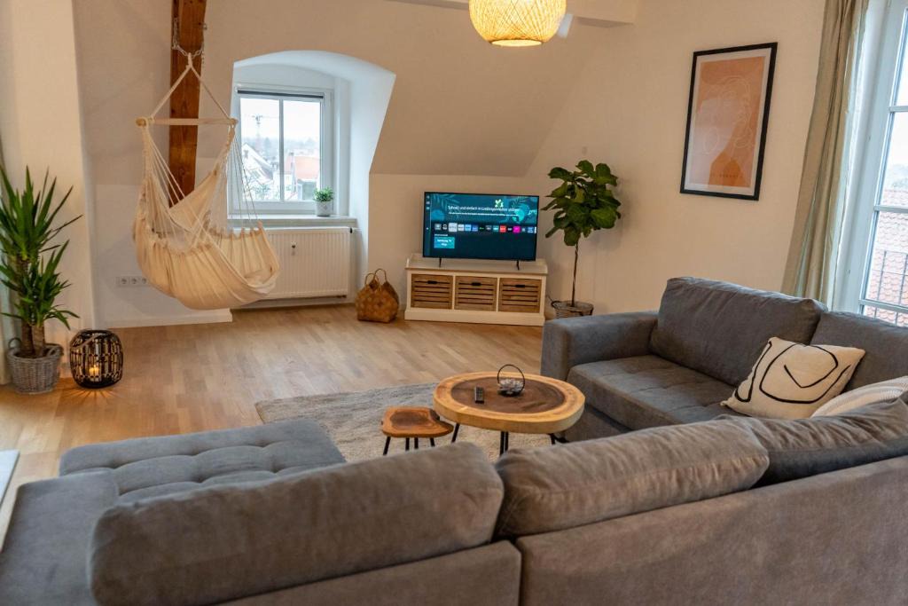 Mering Apartment | Ferienwohnung "Zugspitze" - 95qm Maisonette in Mering Zentrum