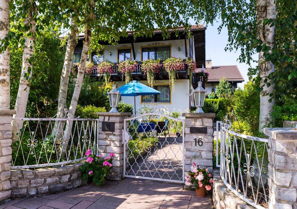 Bad Endorf Apartment | Ferienwohnungen Birkenhof Apartments